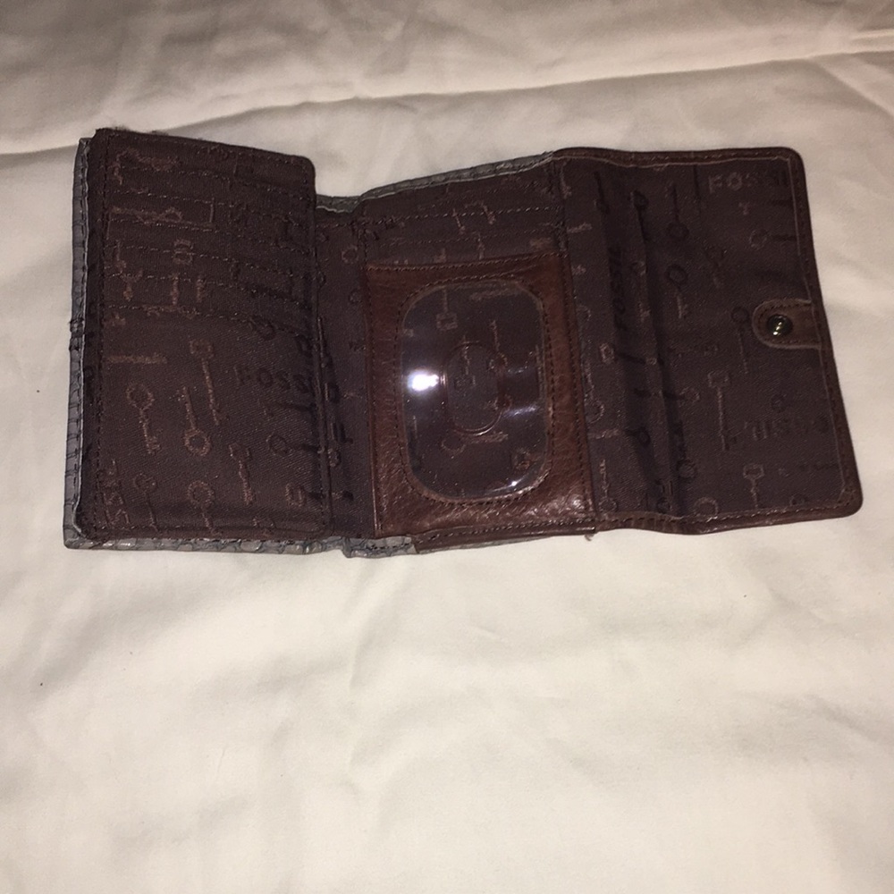 Ladies Wallet Gray With Brown Trim Fossil - image 2